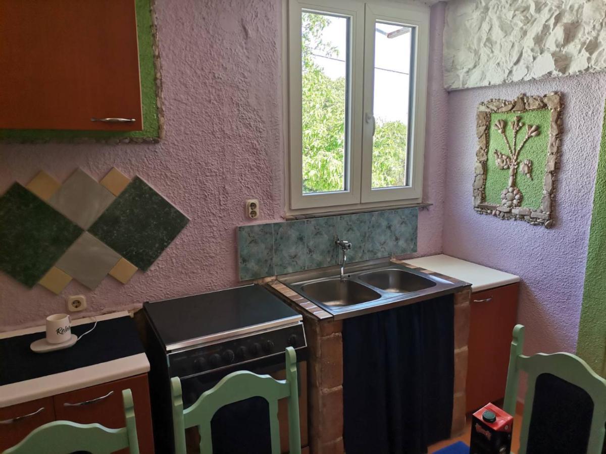Apartman Sirena Pićan Exteriör bild