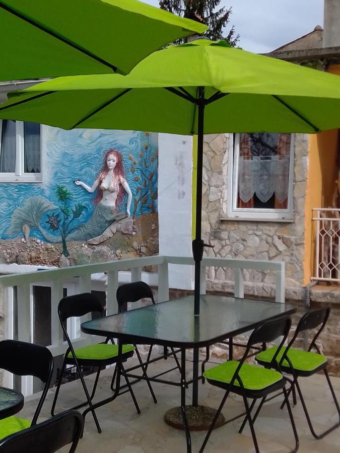 Apartman Sirena Pićan Exteriör bild