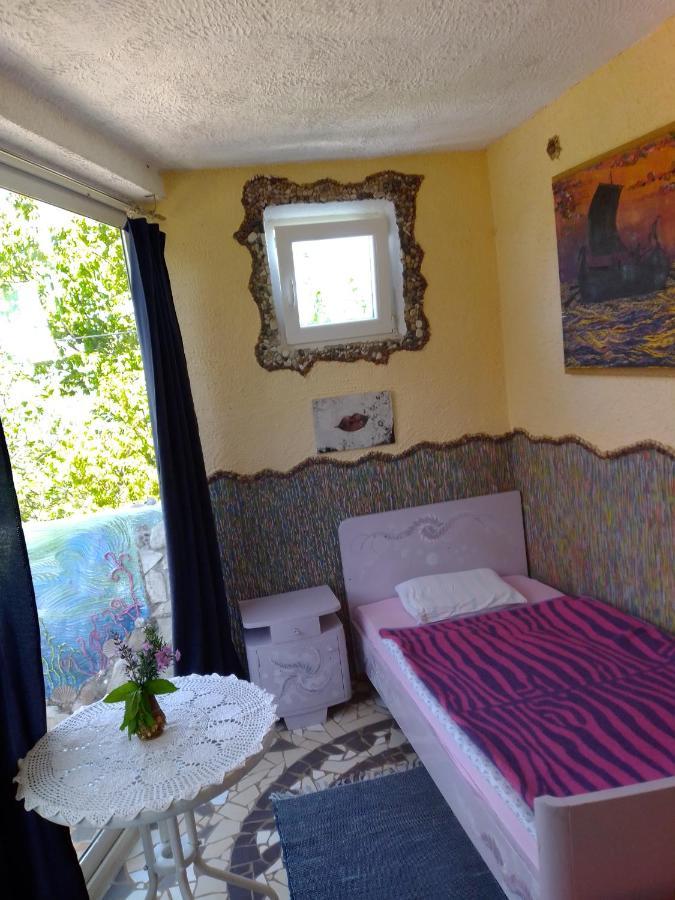 Apartman Sirena Pićan Exteriör bild