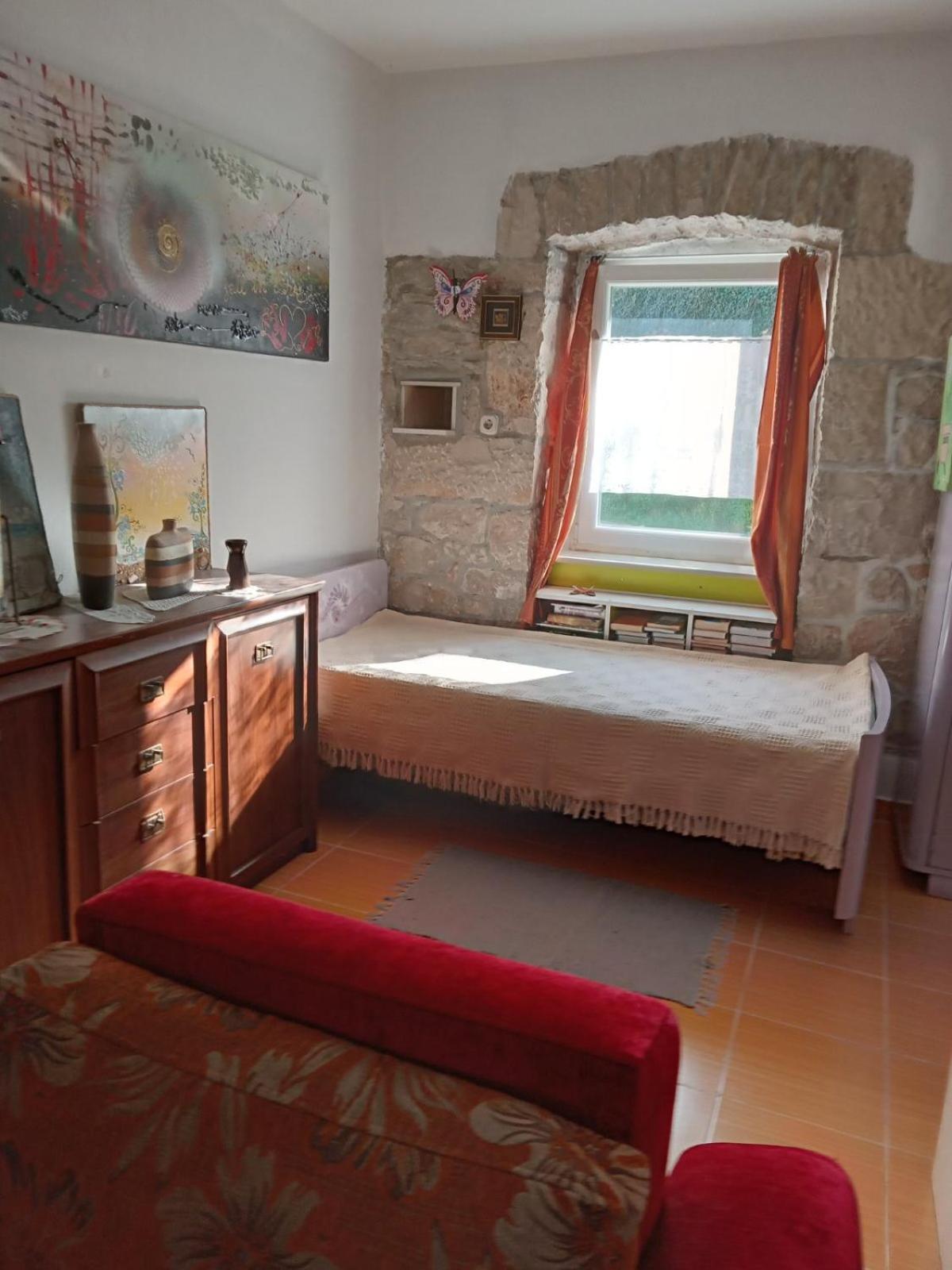 Apartman Sirena Pićan Exteriör bild