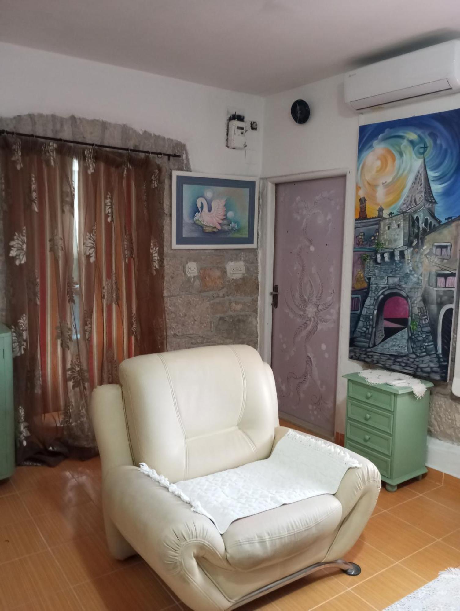 Apartman Sirena Pićan Exteriör bild