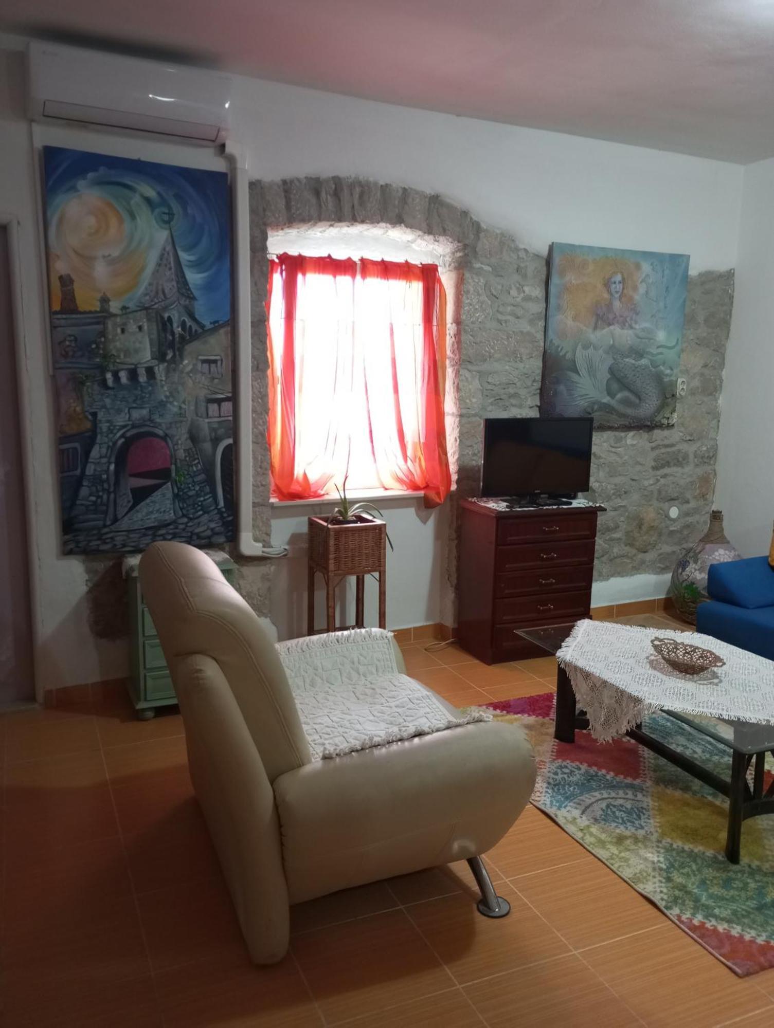 Apartman Sirena Pićan Exteriör bild
